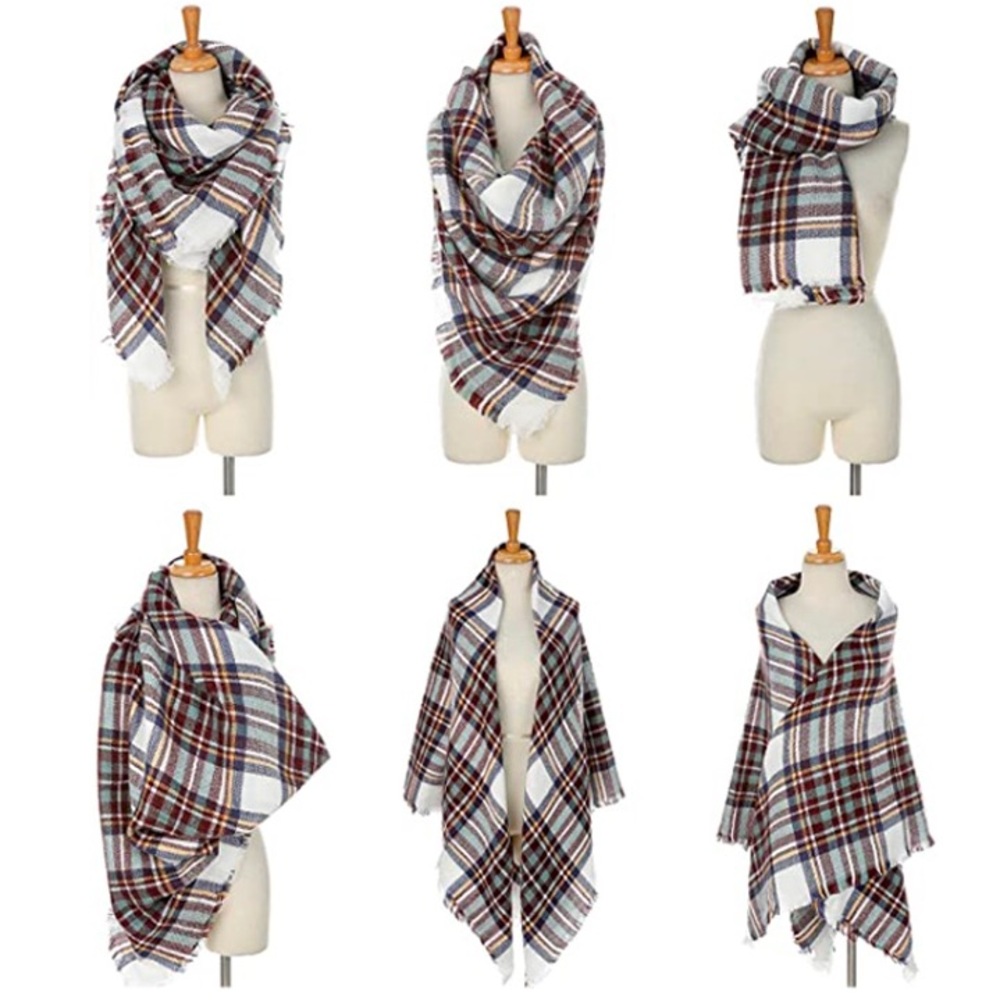 Gift 🎁 Soft Plaid Scarf NWT - Picture 5 of 5